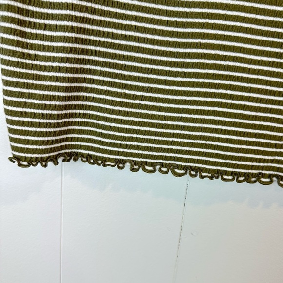 AE Green Striped Lettuce Hem Crop Top S - Picture 8 of 8